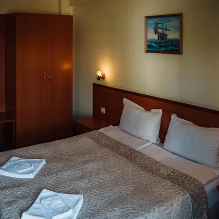 Dionis Hotel 3*