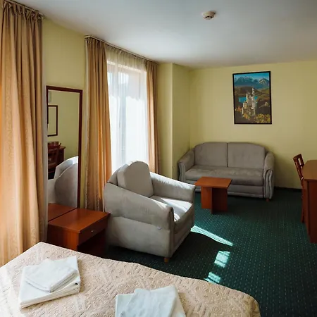 Dionis Hotel 3*
