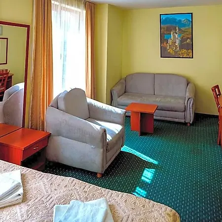 Dionis Hotel 3*